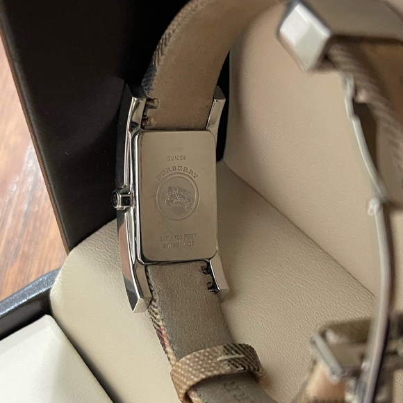AUTHENTIC BURBERRY adjustable watch - Picture 11 of 12